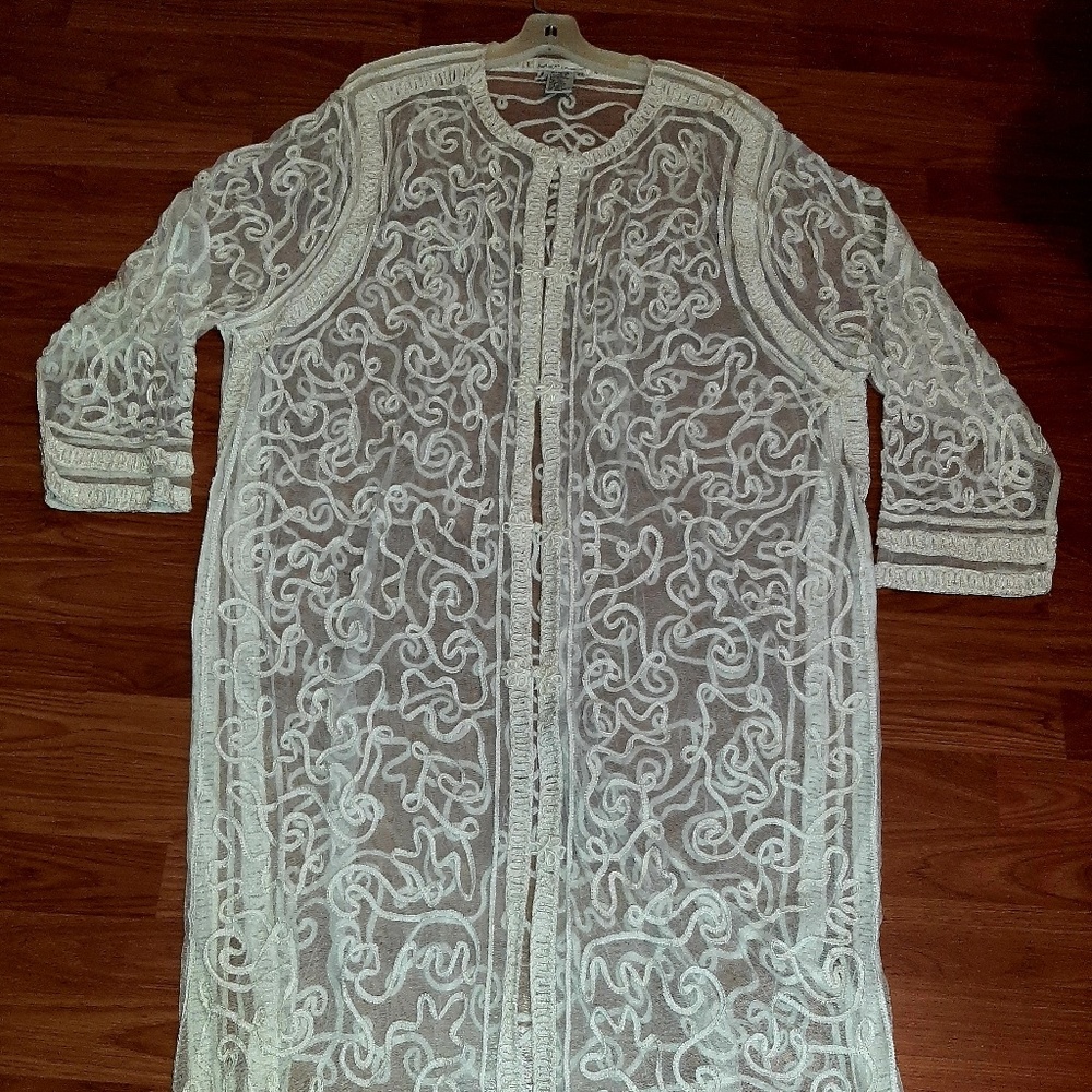 Gorgeous Vintage Intricate design KOMONA